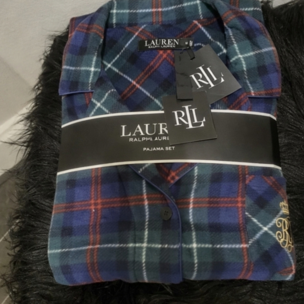 Nwt...Ralph Lauren Christmas Pajama set. - Picture 2 of 2